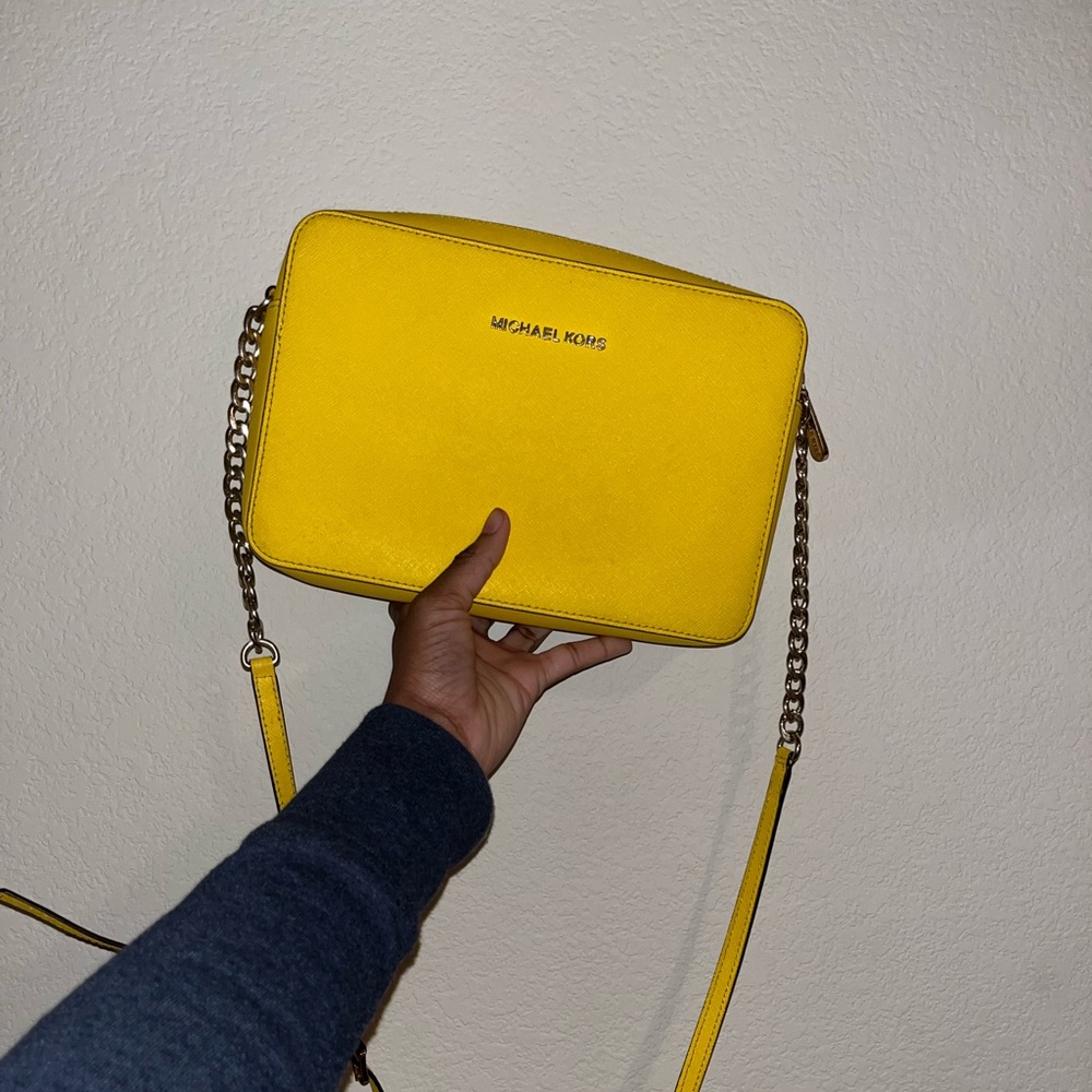 Yellow Michael Kors Jet set crossbody